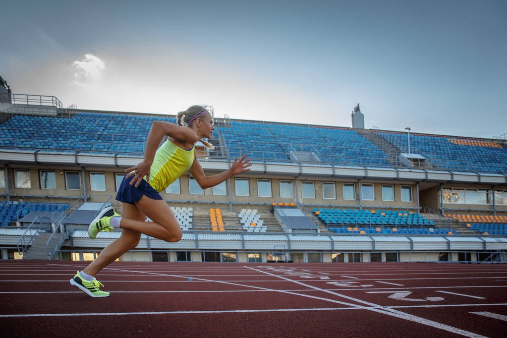体育博弈数据：解析足球“角球盘口”与进攻压制力之间的相关性模型。（体育博弈数据：足球“角球盘口”与进攻压制力的相关性建模解析）